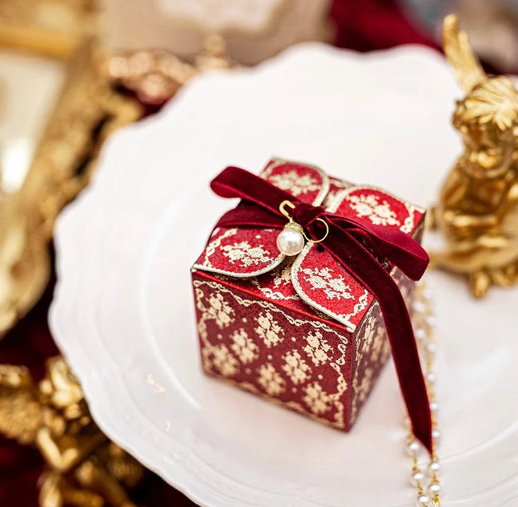 Red Luxury - Design 215